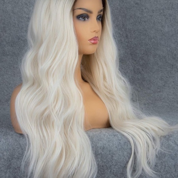 ♥️ PLATINUM BLONDE 22” STRAIGHT LACE FRONT WIG main image 5